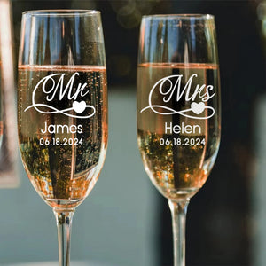 Personalized champagne glass with custom name and elegant design