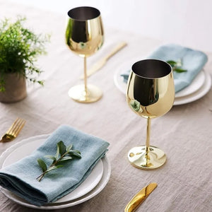 Stainless steel wine glass with smooth rounded rim