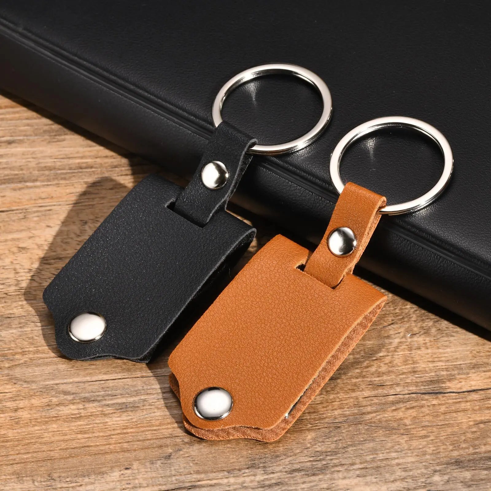 back view of square personalized photo keychain